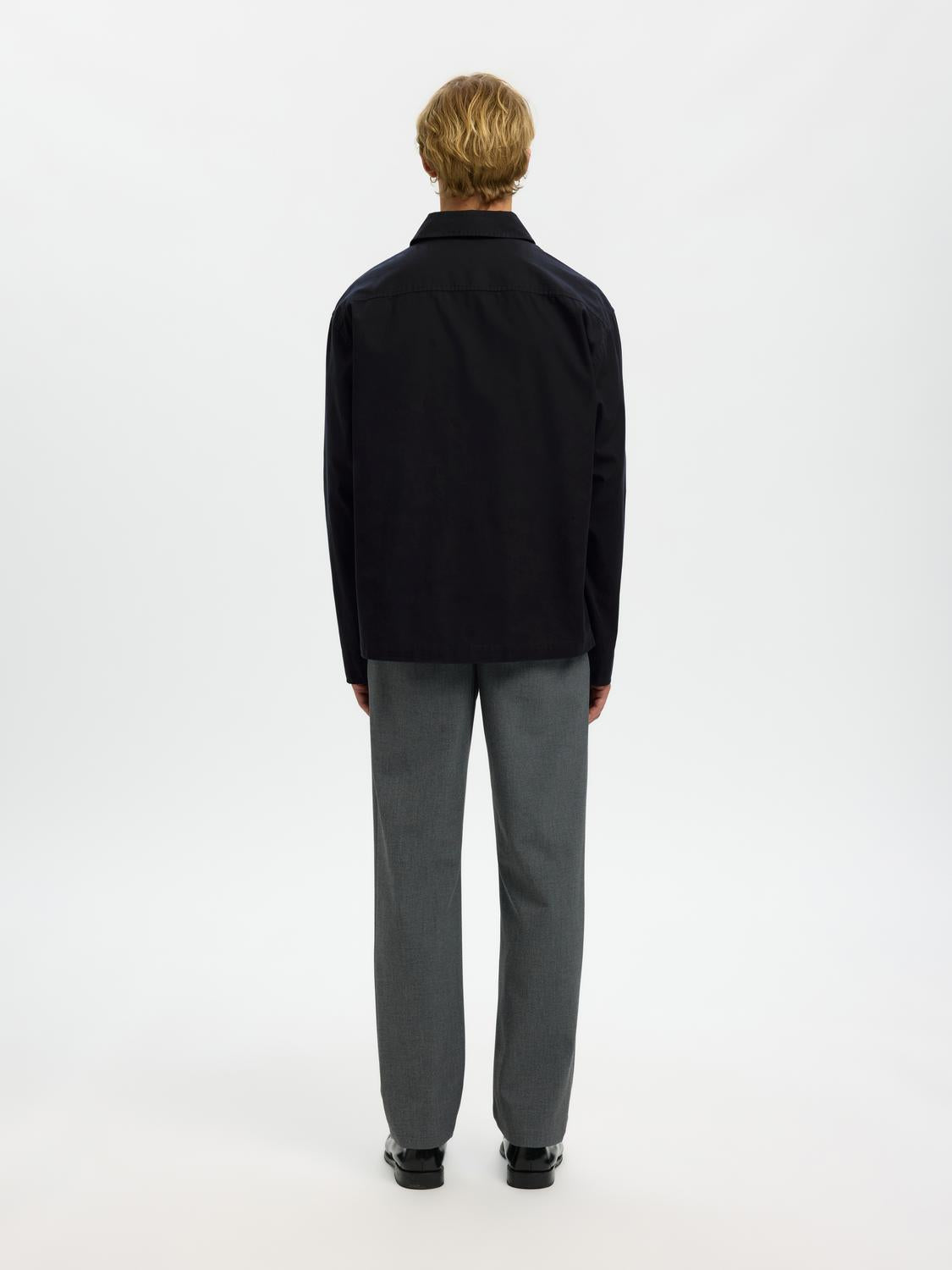 model_shot-back